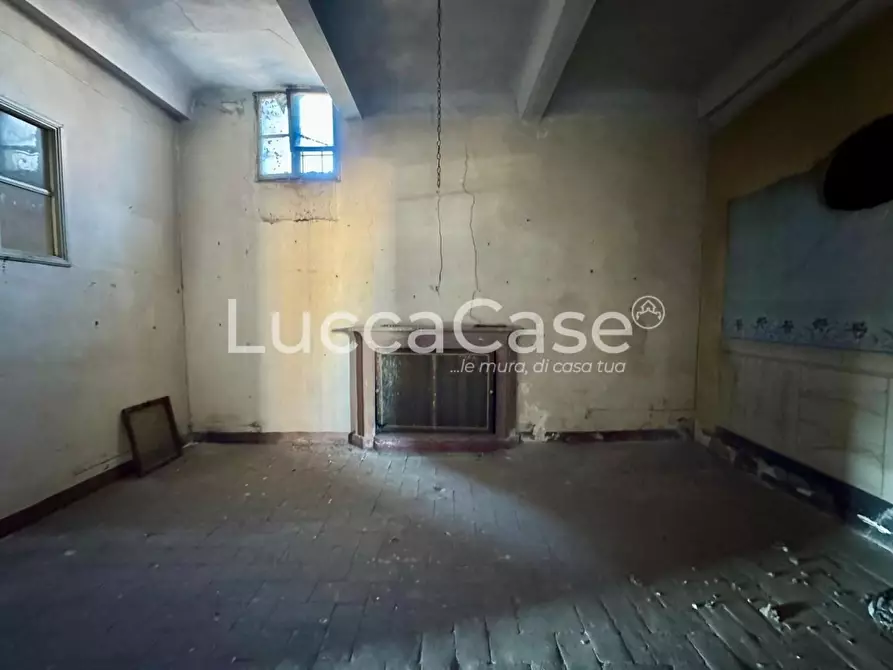 Immagine 25 di Mansarda in vendita  a Lucca