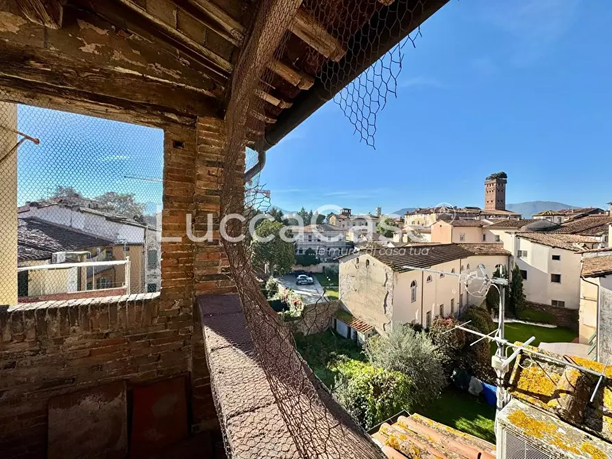 Immagine 3 di Mansarda in vendita  a Lucca