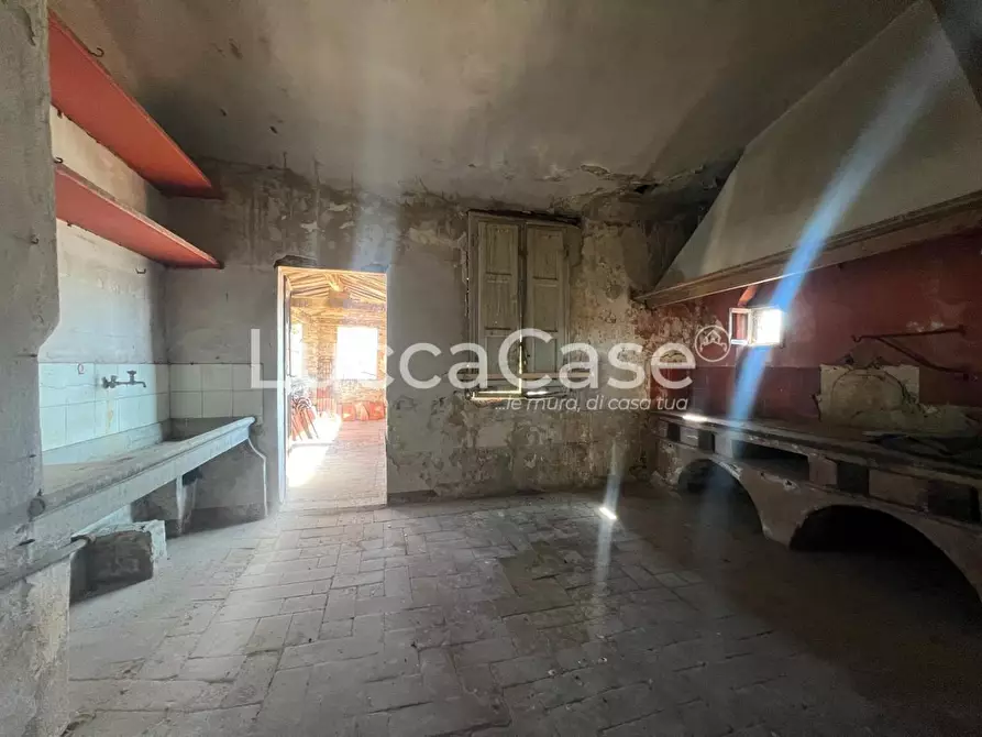 Immagine 66 di Mansarda in vendita  a Lucca