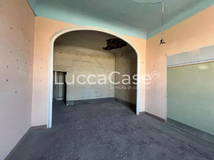 Immagine 73 di Mansarda in vendita  a Lucca