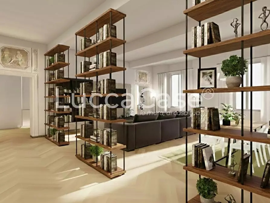 Immagine 51 di Mansarda in vendita  a Lucca