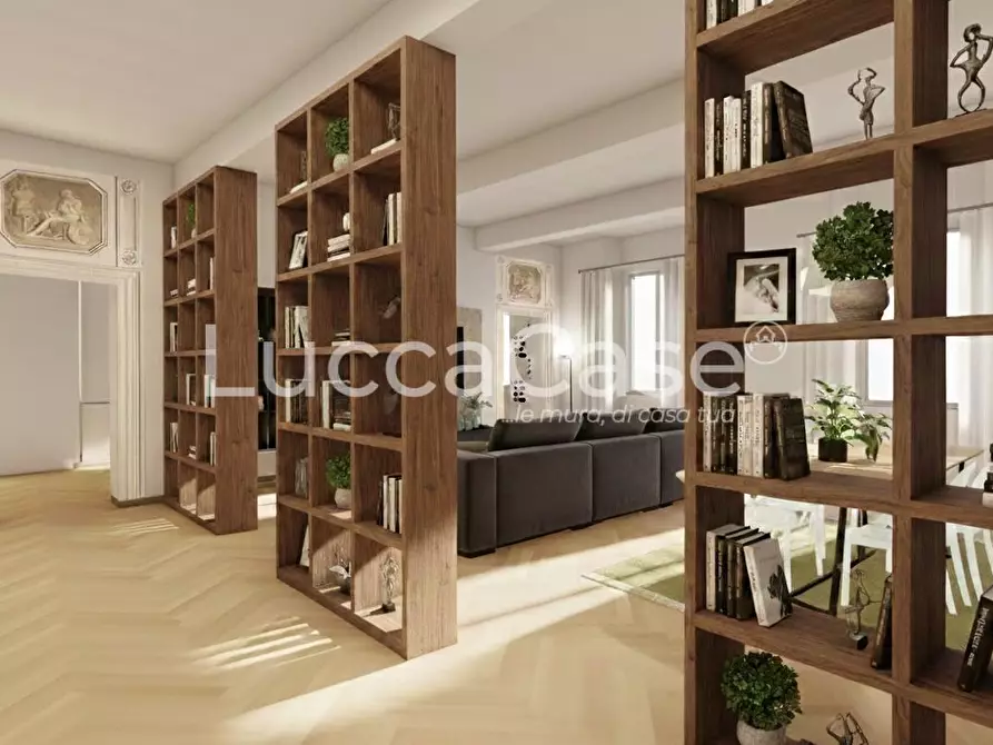 Immagine 48 di Mansarda in vendita  a Lucca