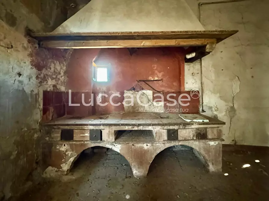 Immagine 37 di Mansarda in vendita  a Lucca