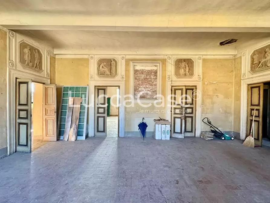 Immagine 23 di Mansarda in vendita  a Lucca