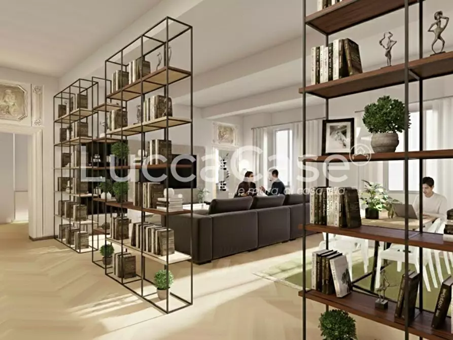 Immagine 46 di Mansarda in vendita  a Lucca