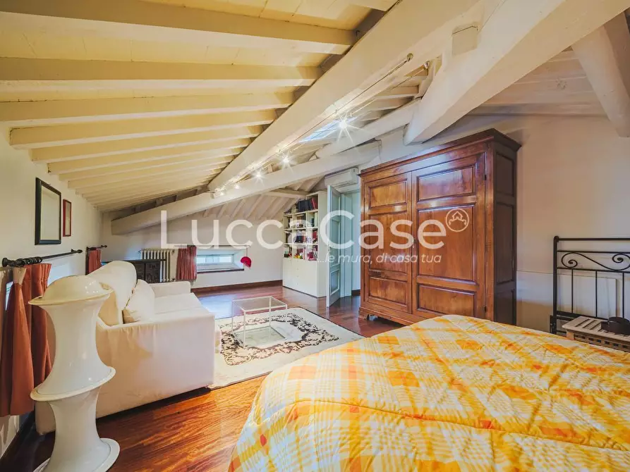 Immagine 15 di Villa in vendita  a Lucca