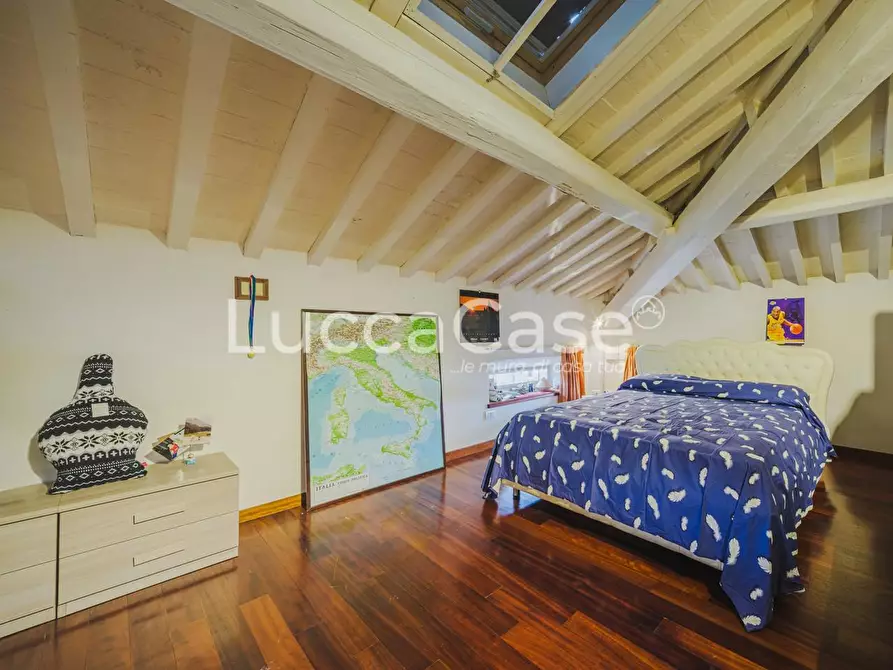 Immagine 16 di Villa in vendita  a Lucca