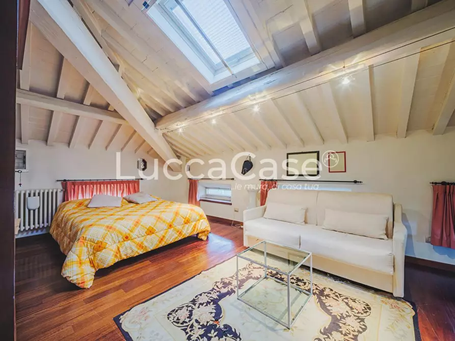 Immagine 13 di Villa in vendita  a Lucca