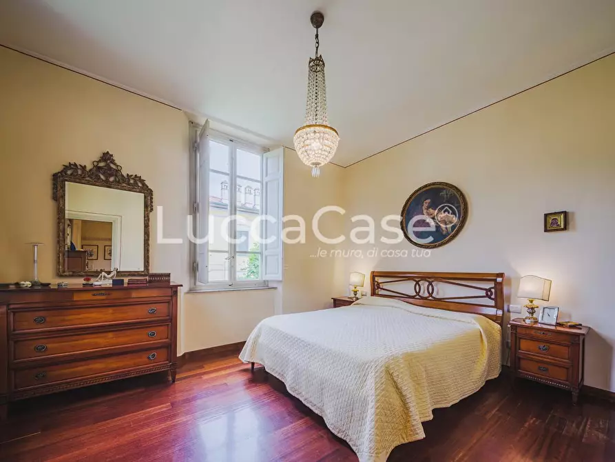 Immagine 10 di Villa in vendita  a Lucca