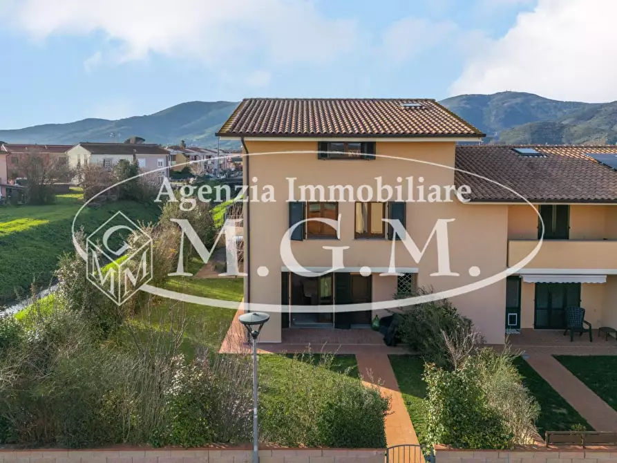 Immagine 47 di Villetta a schiera in vendita  a Bientina