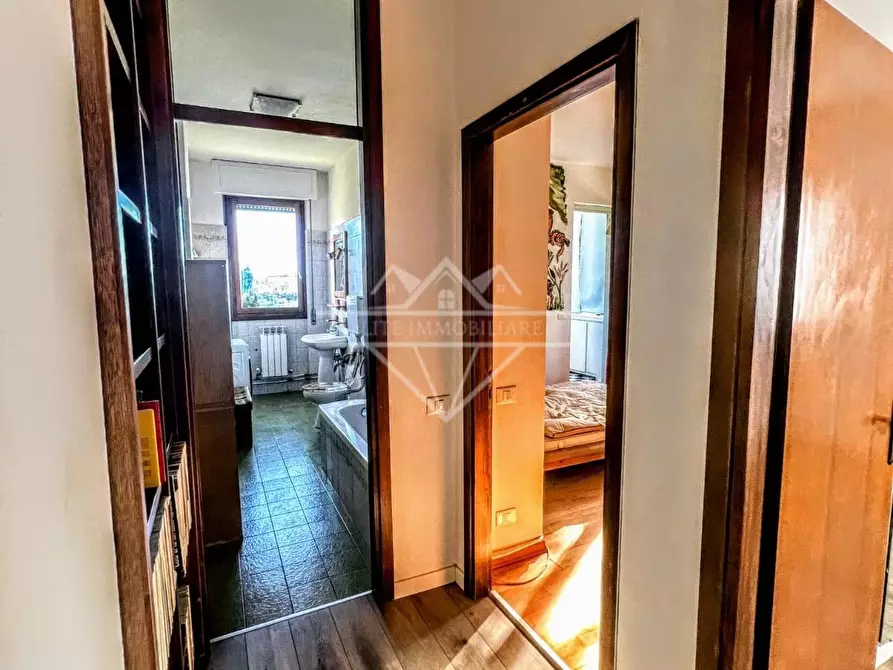 Immagine 18 di Appartamento in affitto  a Carrara