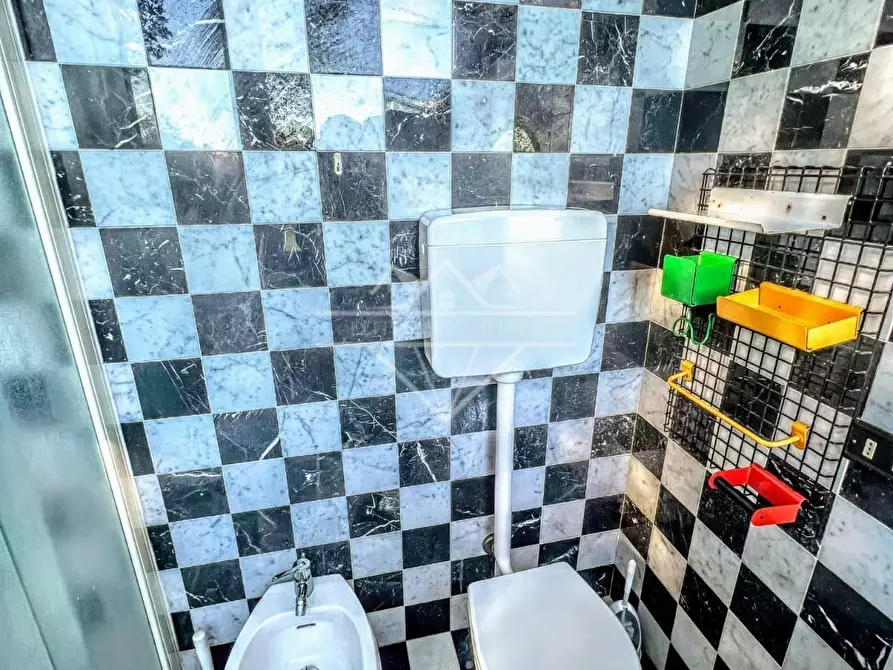 Immagine 13 di Appartamento in affitto  a Carrara