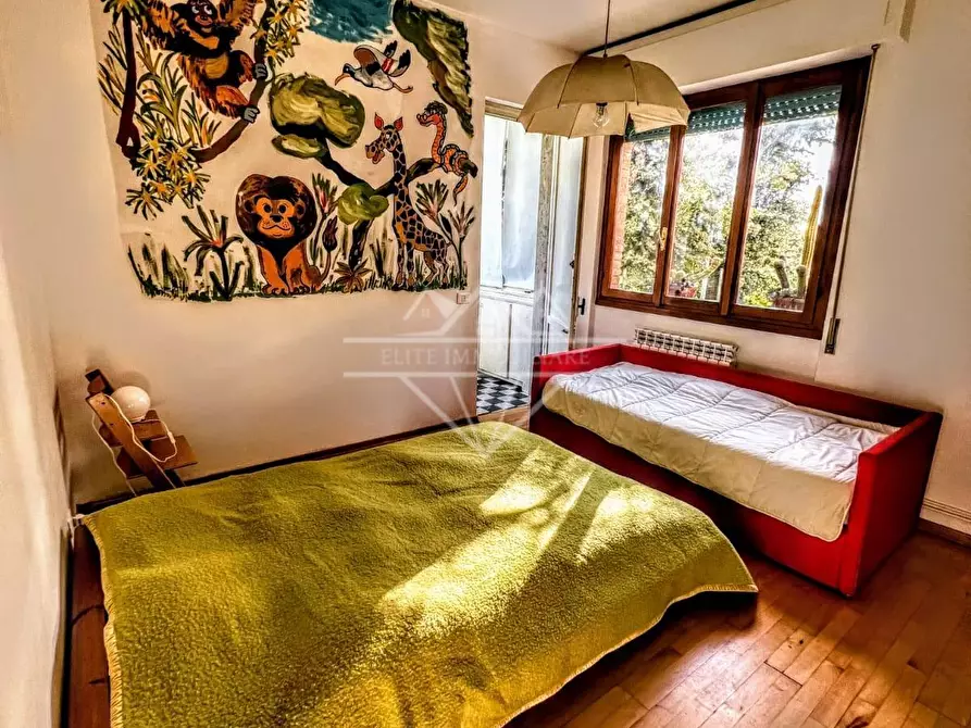 Immagine 8 di Appartamento in affitto  a Carrara