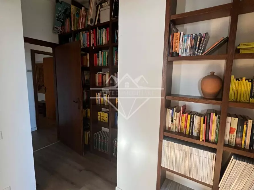 Immagine 16 di Appartamento in affitto  a Carrara