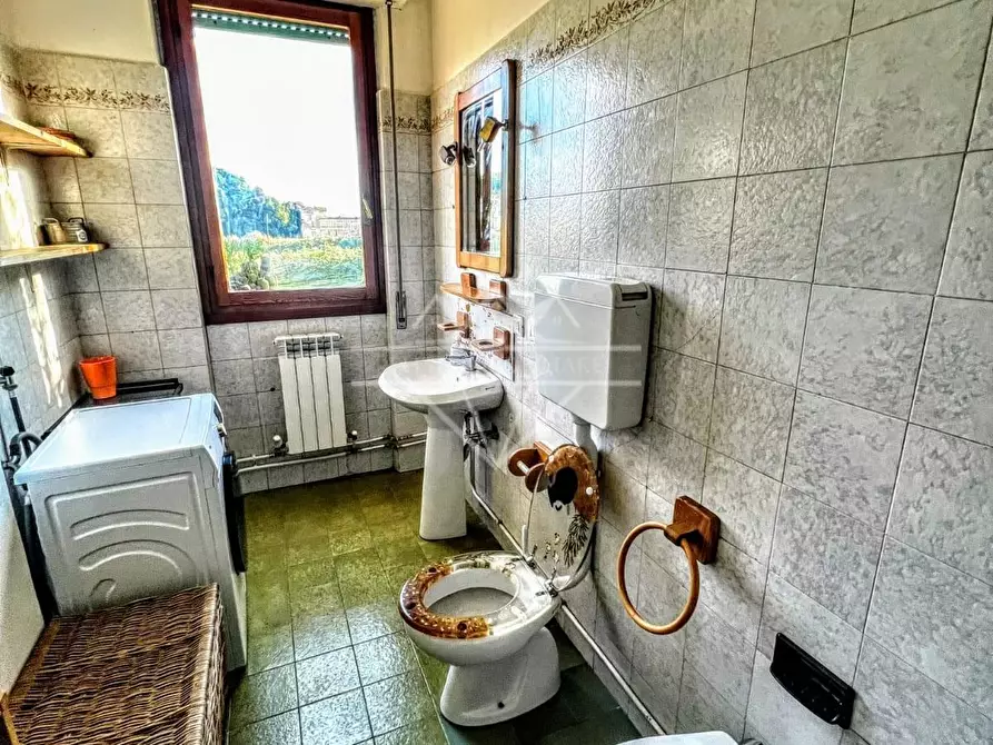 Immagine 15 di Appartamento in affitto  a Carrara