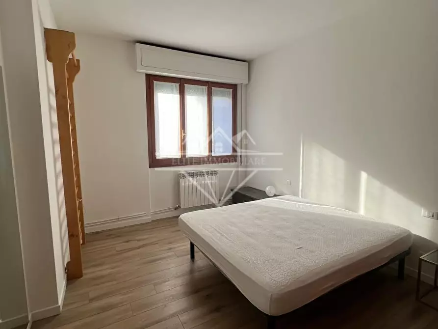 Immagine 7 di Appartamento in affitto  a Carrara