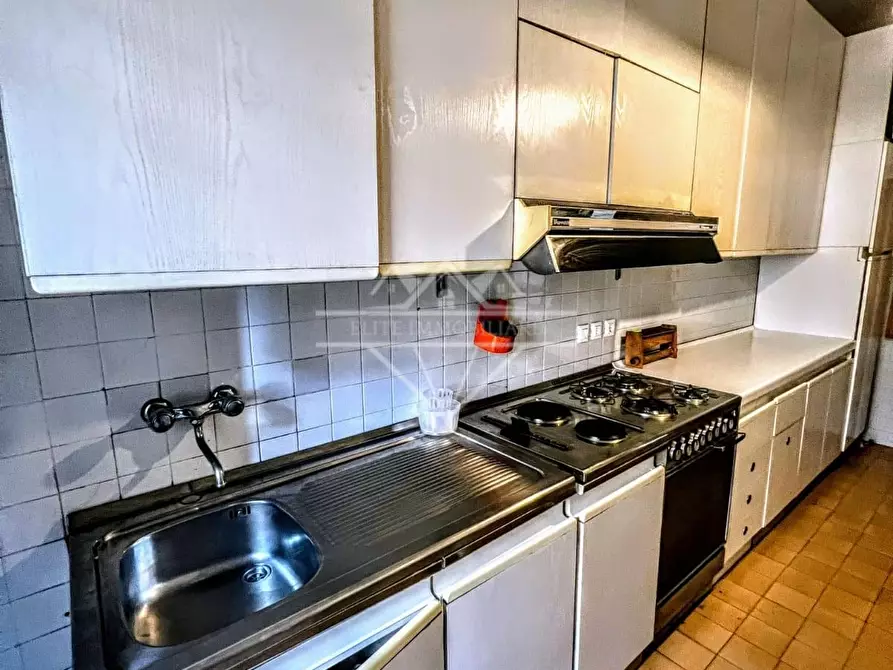 Immagine 3 di Appartamento in affitto  a Carrara