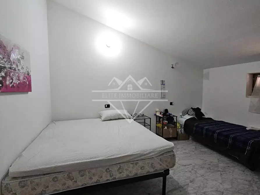 Immagine 33 di Villa in vendita  a Carrara