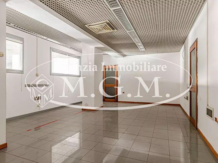 Immagine 26 di Ufficio in vendita  a Santa Croce Sull'arno