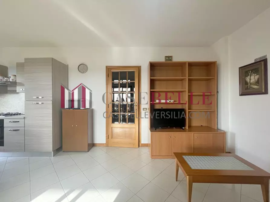 Immagine 2 di Villa in vendita  a Massarosa