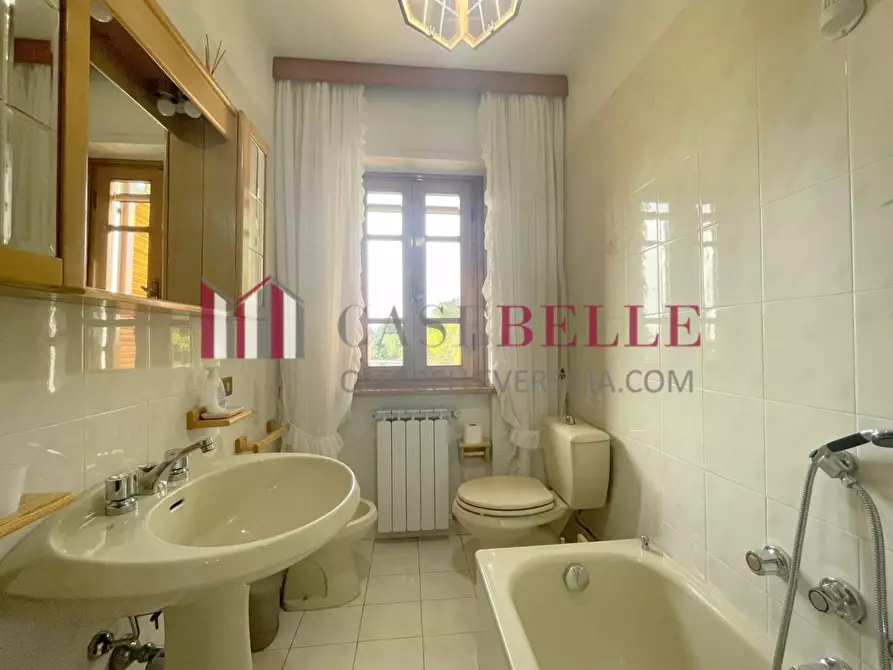 Immagine 17 di Villa in vendita  a Massarosa