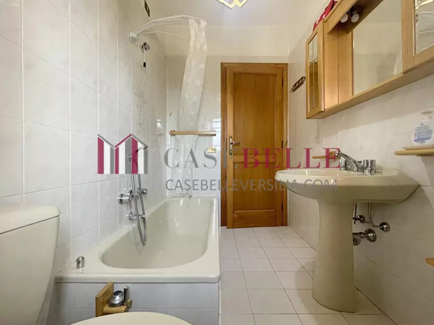 Immagine 18 di Villa in vendita  a Massarosa