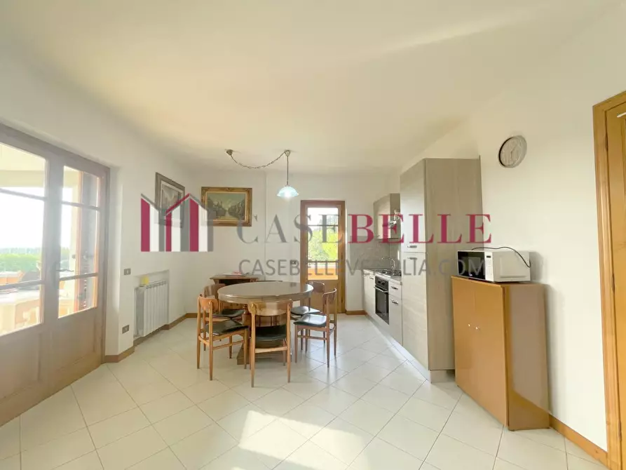 Immagine 4 di Villa in vendita  a Massarosa