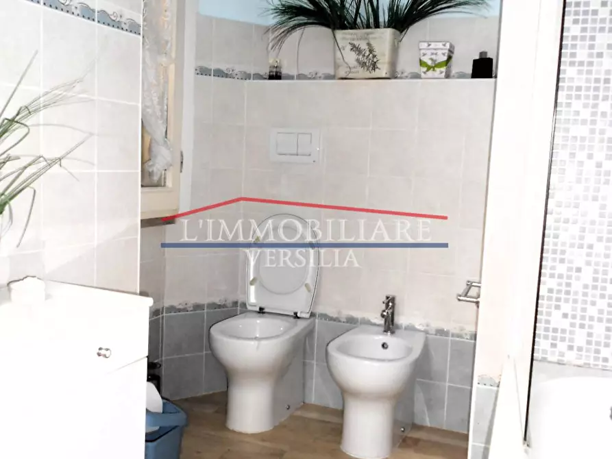 Immagine 49 di Casa semindipendente in vendita  a Massa