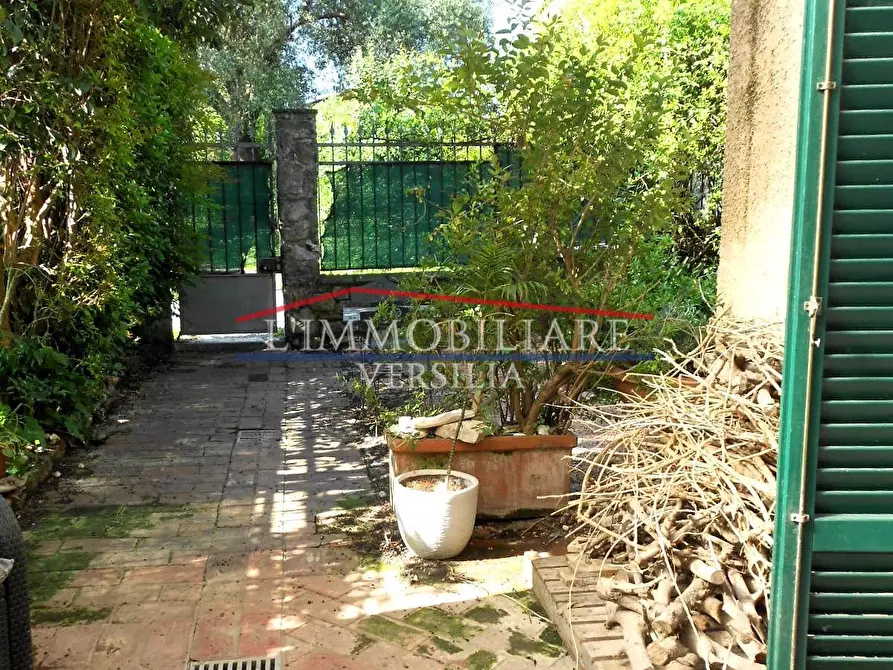 Immagine 18 di Casa semindipendente in vendita  a Massa