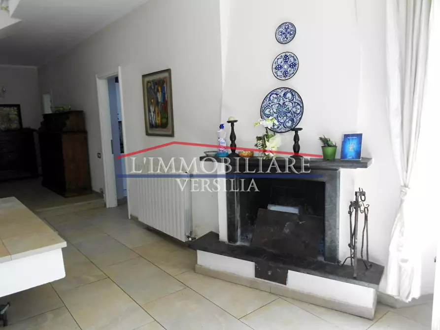 Immagine 10 di Casa semindipendente in vendita  a Massa