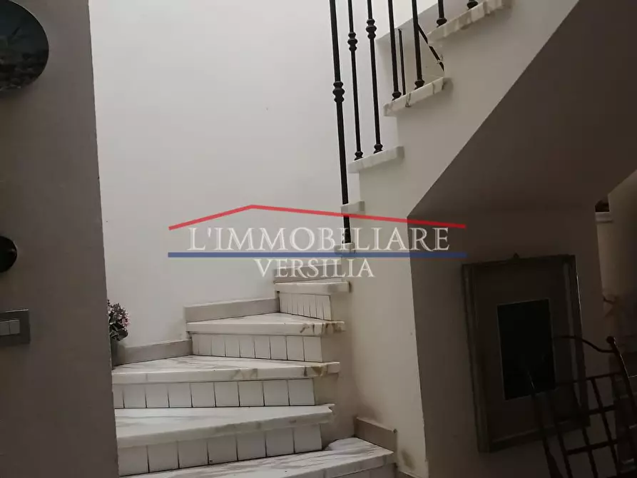 Immagine 21 di Casa semindipendente in vendita  a Massa