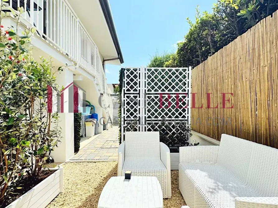 Immagine 38 di Appartamento in affitto  a Forte Dei Marmi