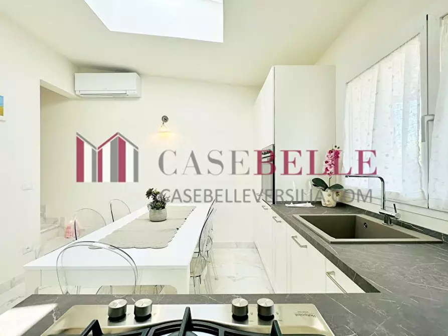 Immagine 8 di Appartamento in affitto  a Forte Dei Marmi