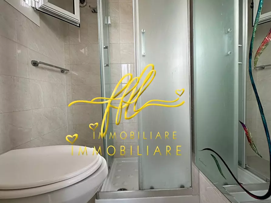 Immagine 11 di Appartamento in vendita  a Livorno