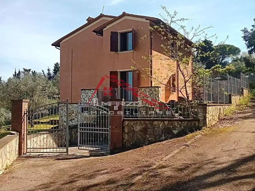 Immagine 2 di Villa in vendita  a Casciana Terme Lari