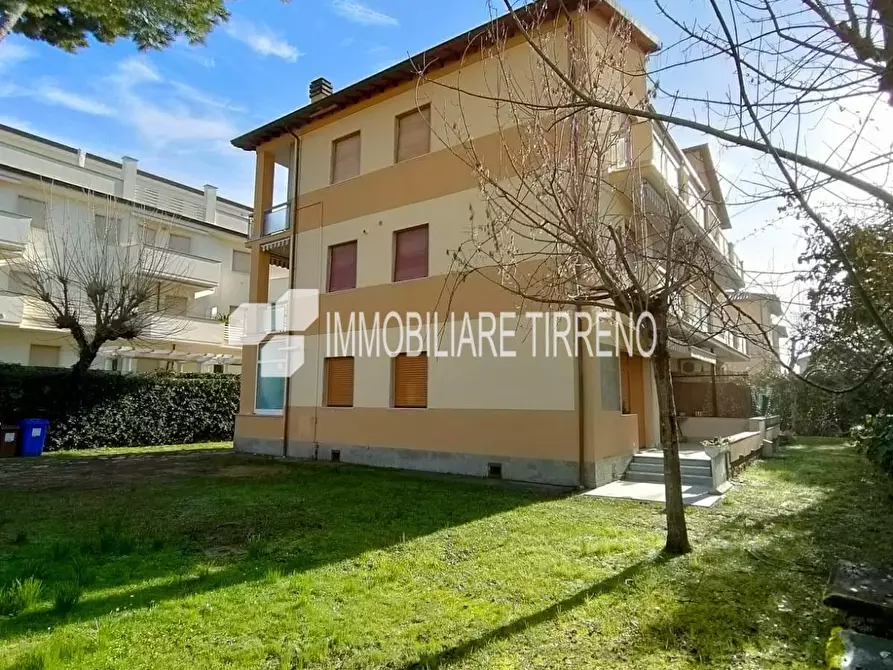 Immagine 18 di Appartamento in affitto  a Massa