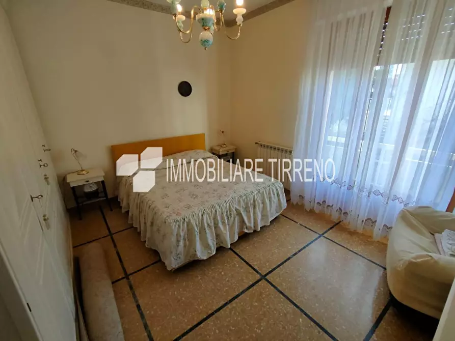 Immagine 10 di Appartamento in affitto  a Massa