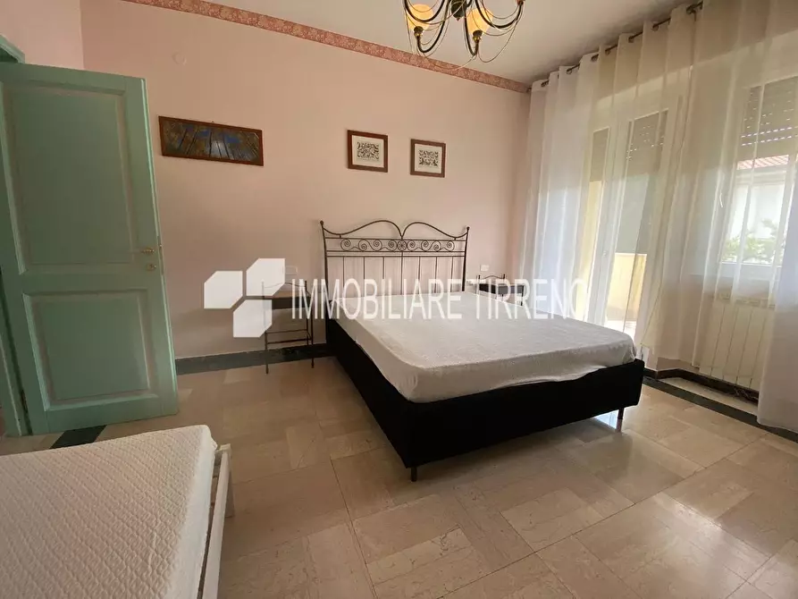 Immagine 13 di Appartamento in affitto  a Massa