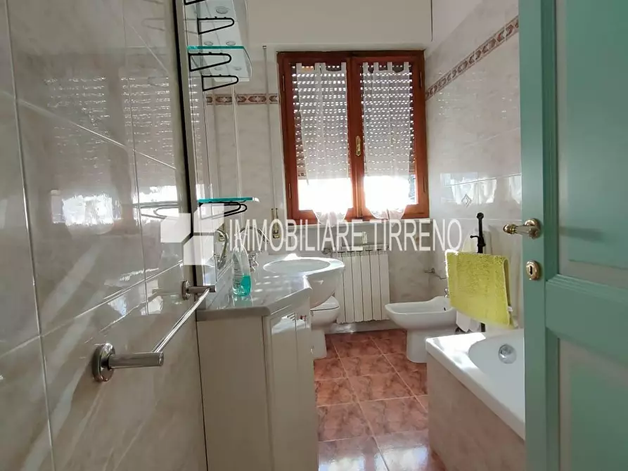 Immagine 15 di Appartamento in affitto  a Massa