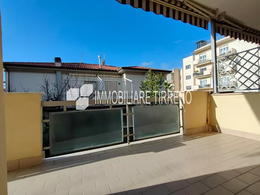 Immagine 4 di Appartamento in affitto  a Massa