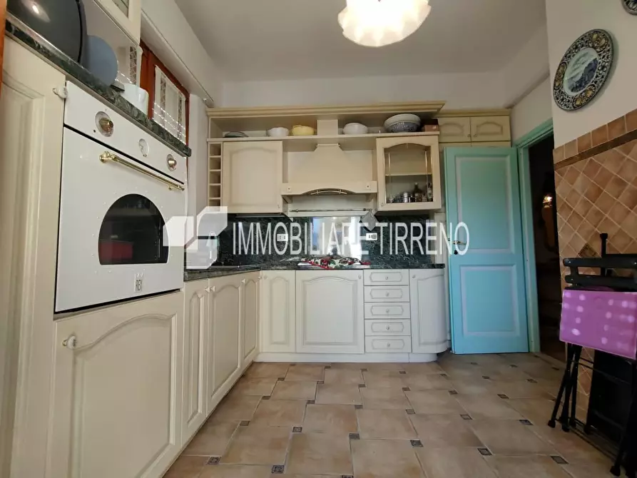 Immagine 6 di Appartamento in affitto  a Massa