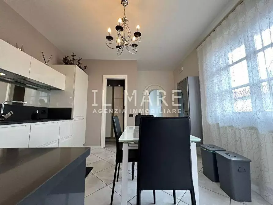 Immagine 7 di Appartamento in vendita  a Massa