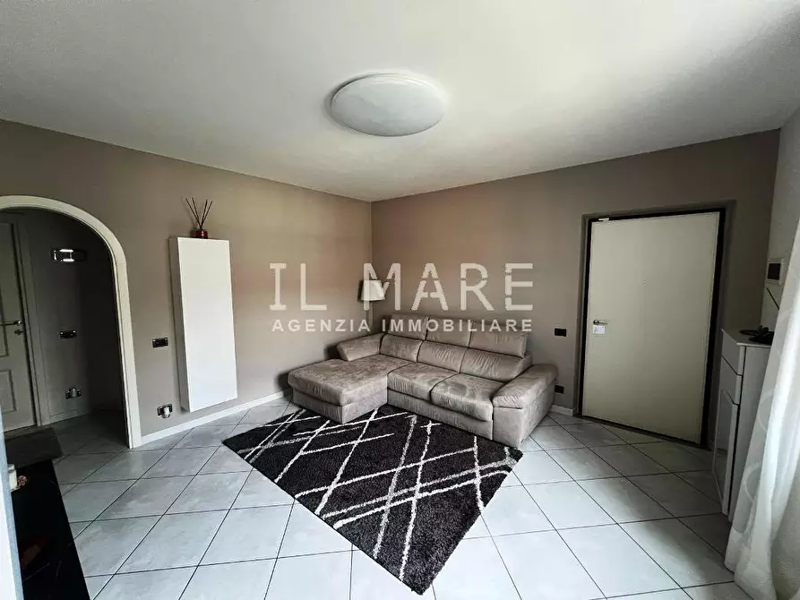 Immagine 5 di Appartamento in vendita  a Massa