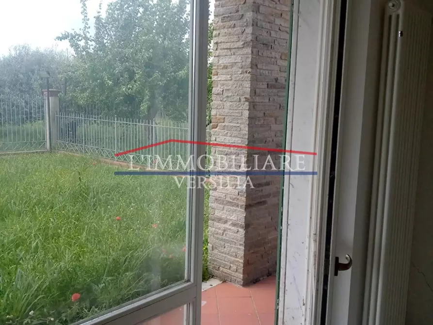 Immagine 2 di Villetta a schiera in vendita  a Carrara