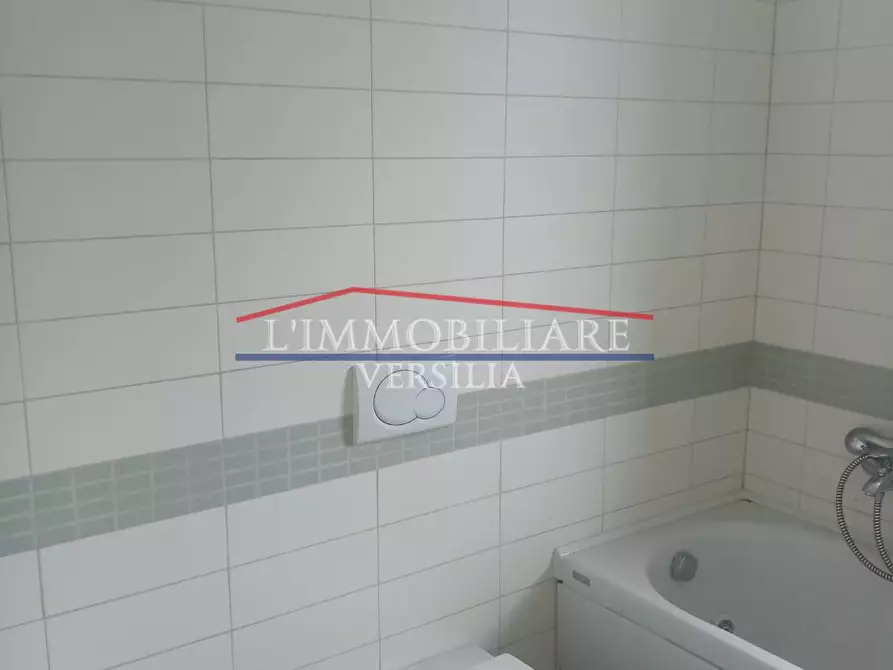 Immagine 27 di Villetta a schiera in vendita  a Carrara