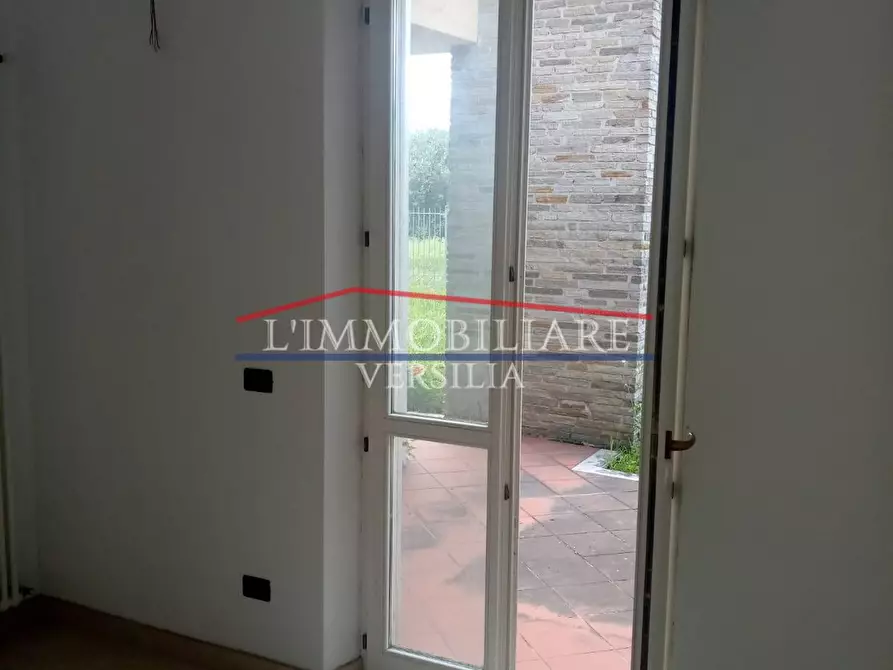 Immagine 14 di Villetta a schiera in vendita  a Carrara