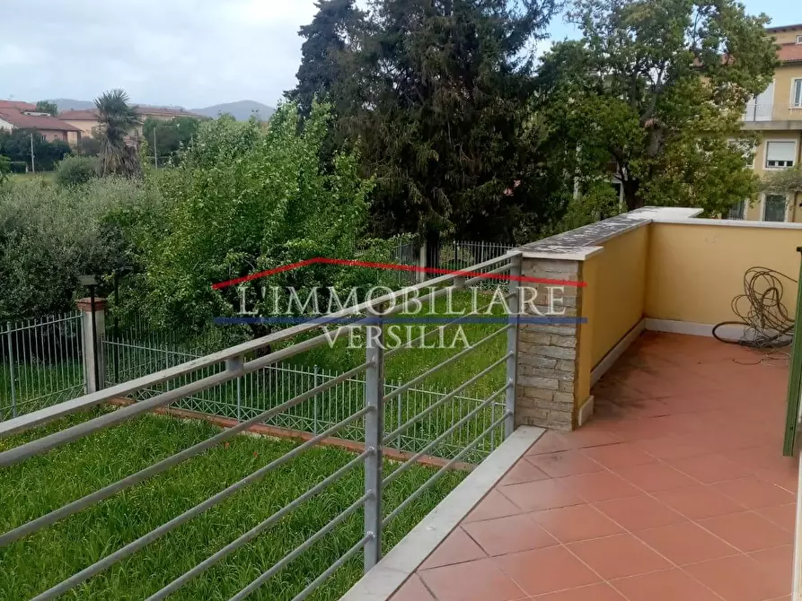 Immagine 18 di Villetta a schiera in vendita  a Carrara