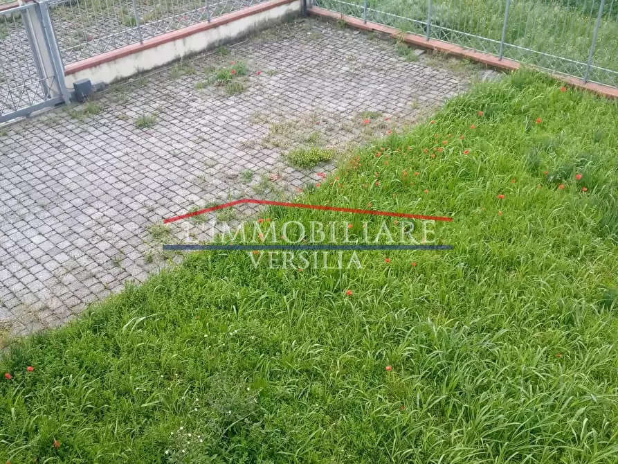 Immagine 9 di Villetta a schiera in vendita  a Carrara