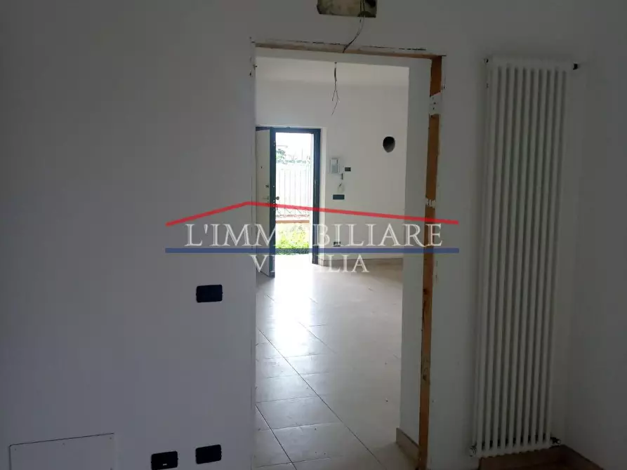 Immagine 5 di Villetta a schiera in vendita  a Carrara