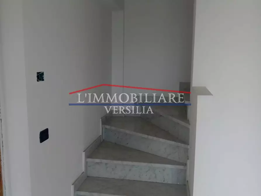 Immagine 17 di Villetta a schiera in vendita  a Carrara